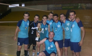 Jogadores do AVQ voltaram de São Gabriel com o título.