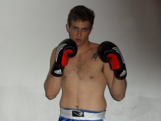 Depois do título sul-americano da World Kick Boxing Corporation, Bruno busca o brasileiro de boxe