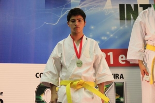 Felipe representou Ponta Porã e Mato Grosso do Sul com classe e subiu ao pódio.