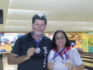 Hédio Liebich e Ana Cristina Arnal foram campeões do primeiro torneio individual de boliche promovido em 2013 pelo CBD (Clube de Boliche Dourados).