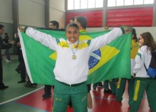 Judoca Yanne Vasques foi aprovada em seletiva nacional