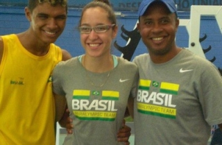Davi Wilker de Souza, Gabriela Ferreira e técnico Daniel Sena.
