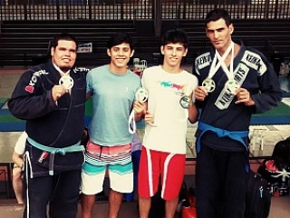 Atletas da Academia Fight Point de Aquidauana conquistaram cinco medalhas