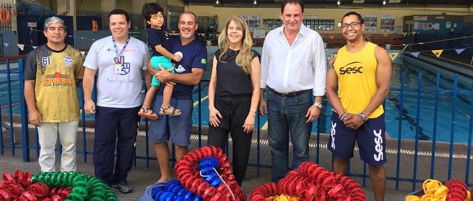 Piscinas do Rádio Clube recebem doações de raias do Sesc