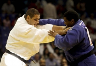 Rafael perdeu a final para judoca cubano.