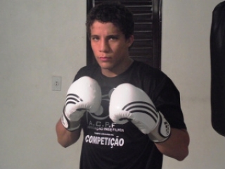 Evaldo Silva será um dos lutadores do evento.