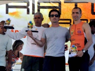 Três-lagoense José Ricardo Moreira (esq.) ficou em terceiro na categoria Veterano II 