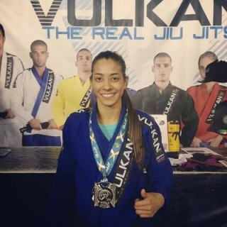 Ariadne Oliveira conquista a prata no mundial de jiu-jítsu nos EUA.