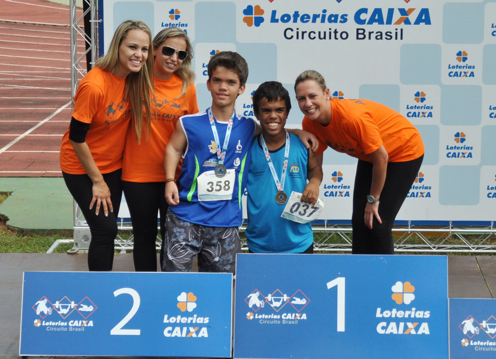 ADD conquista 43 medalhas no circuito paralímpico de atletismo e natação em Brasília