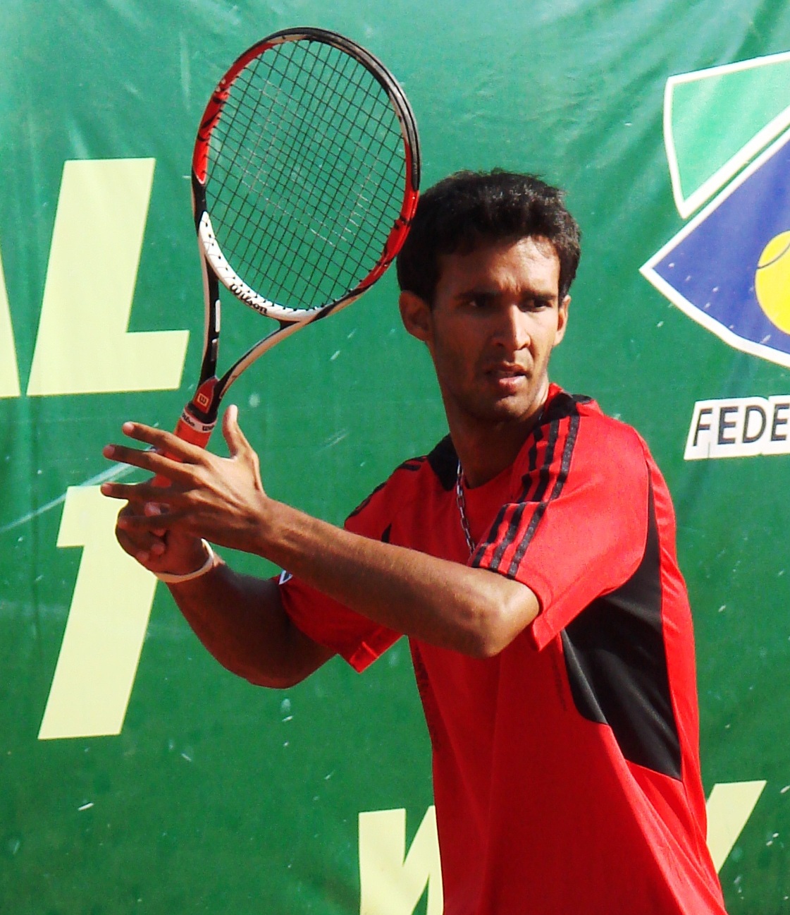 Melgarejo vence dois jogos e disputa mais um hoje, em Santa Maria