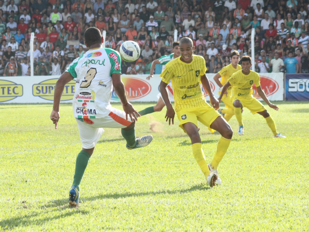 Cene vence e aumenta vantagem para o segundo jogo