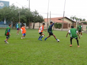 Jovens que buscam no esporte vencer a luta contra as drogas