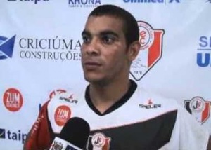 Jogador douradense está internado no Paraná após ter sido queimado pela esposa