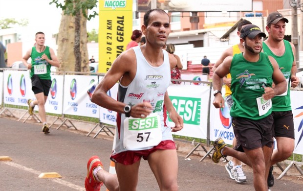 Paranaense é melhor atleta brasileiro entre os homens na Volta das Nações