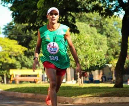 MS tem atleta que trocou a oficina mecânica pelas maratonas