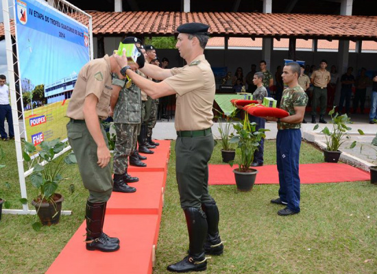Brigada Guaicurus premia vencedores de disputa de hipismo