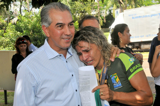 Campeã mundial pede ajuda ao governador para competir