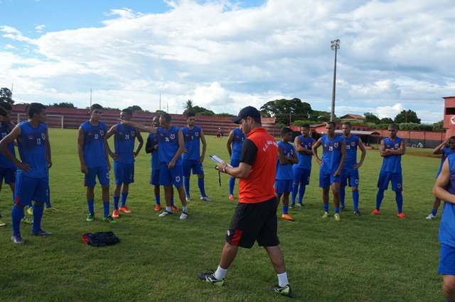 Águia Negra treina visando estreia no Estadual 2017