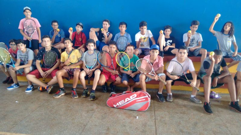 Dourados oferece aulas de tênis de quadra no Jorjão