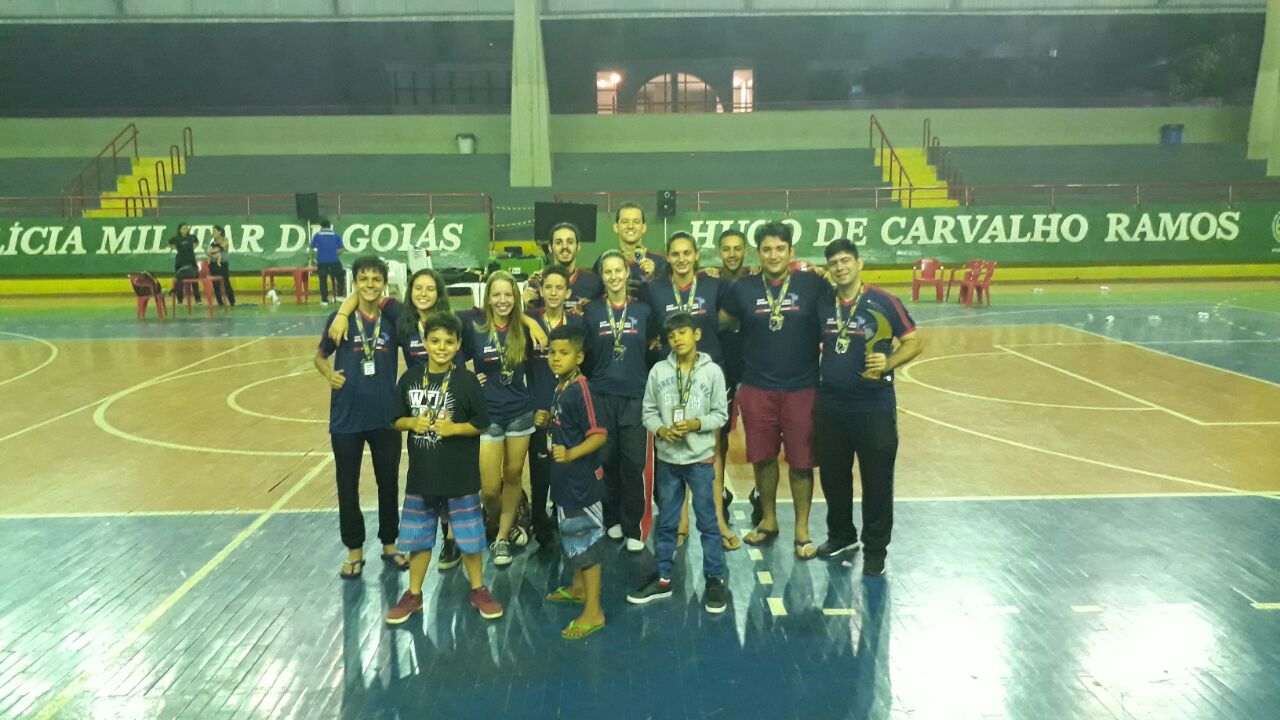 Equipe Fábio Costa conquista 13 medalhas no Centro Oeste Open