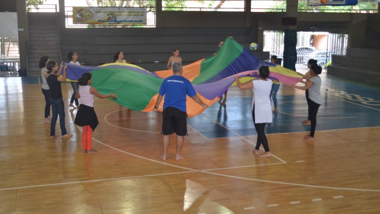 Diversão e jogos marcam início do Sonho de Campeão