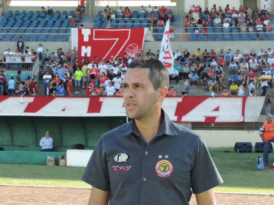 Costa Rica confirma Chiquinho Lima como técnico no estadual