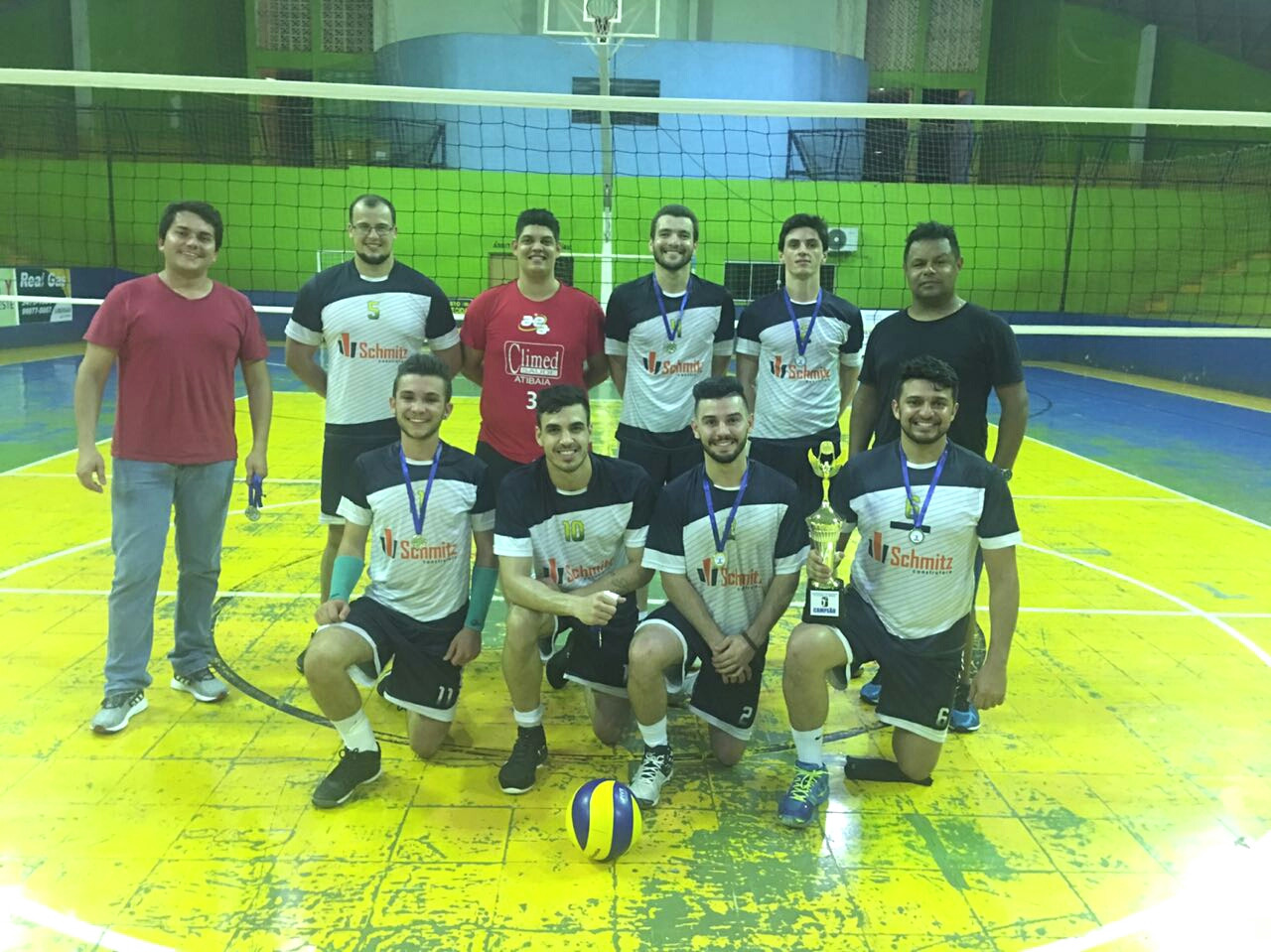 Itaquiraí é campeão do Quadrangular Regional da Amizade de Vôlei Masculino