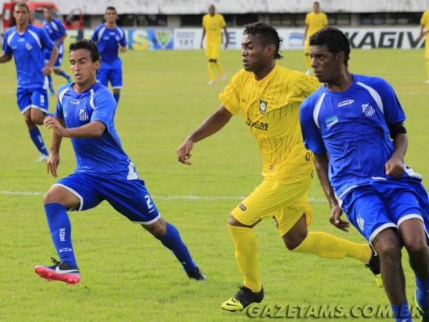 Sete contrata atacante que estava no futebol do exterior