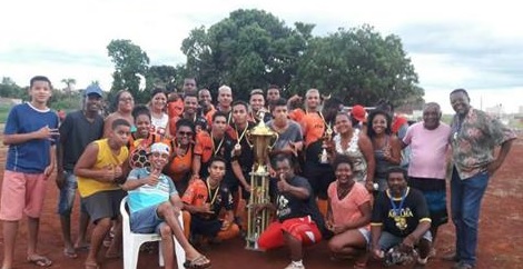 Entre Amigos conquista Campeonato Amador da Tia Eva