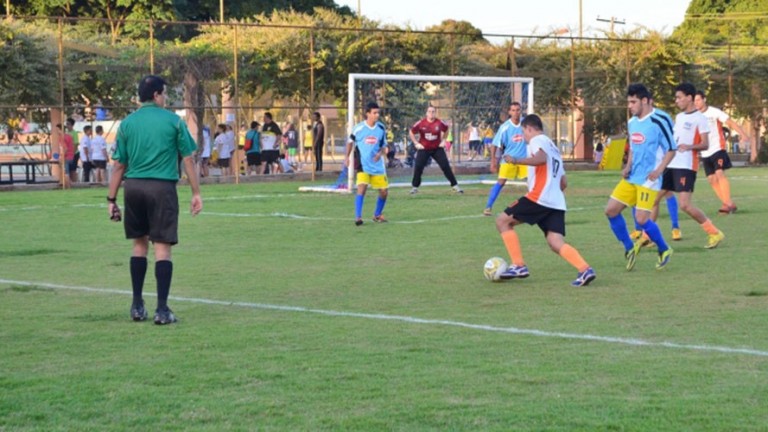 No recesso, Prefeitura faz manutenção em campos da Capital