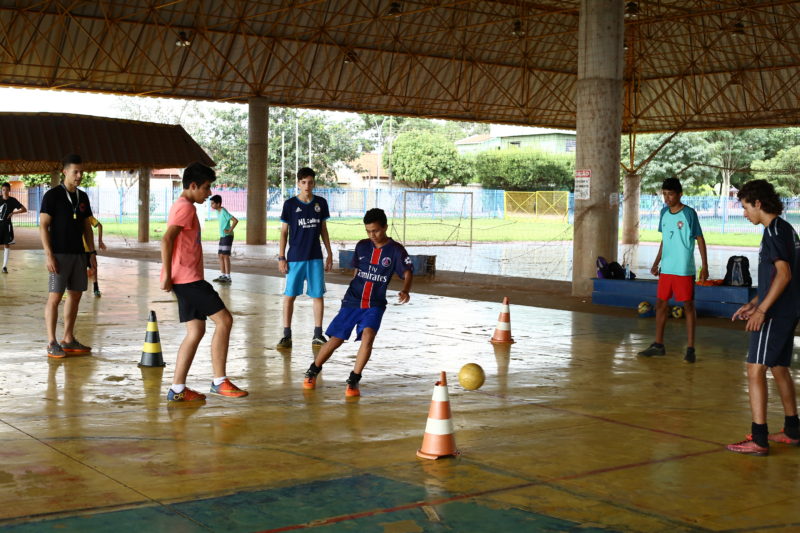 Jorjão oferece aulas para turmas de futebol e basquete