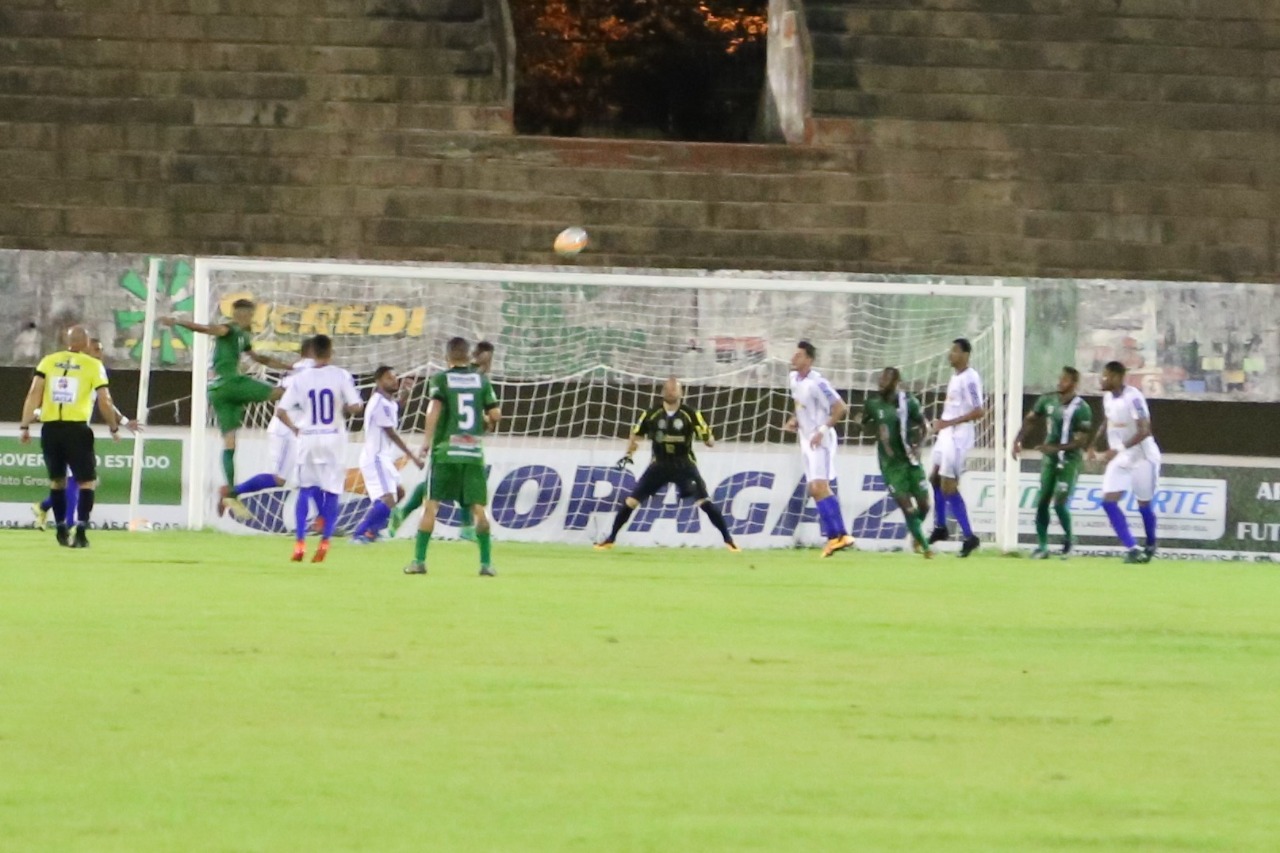 Novo vence Costa Rica e sonha com classificação 