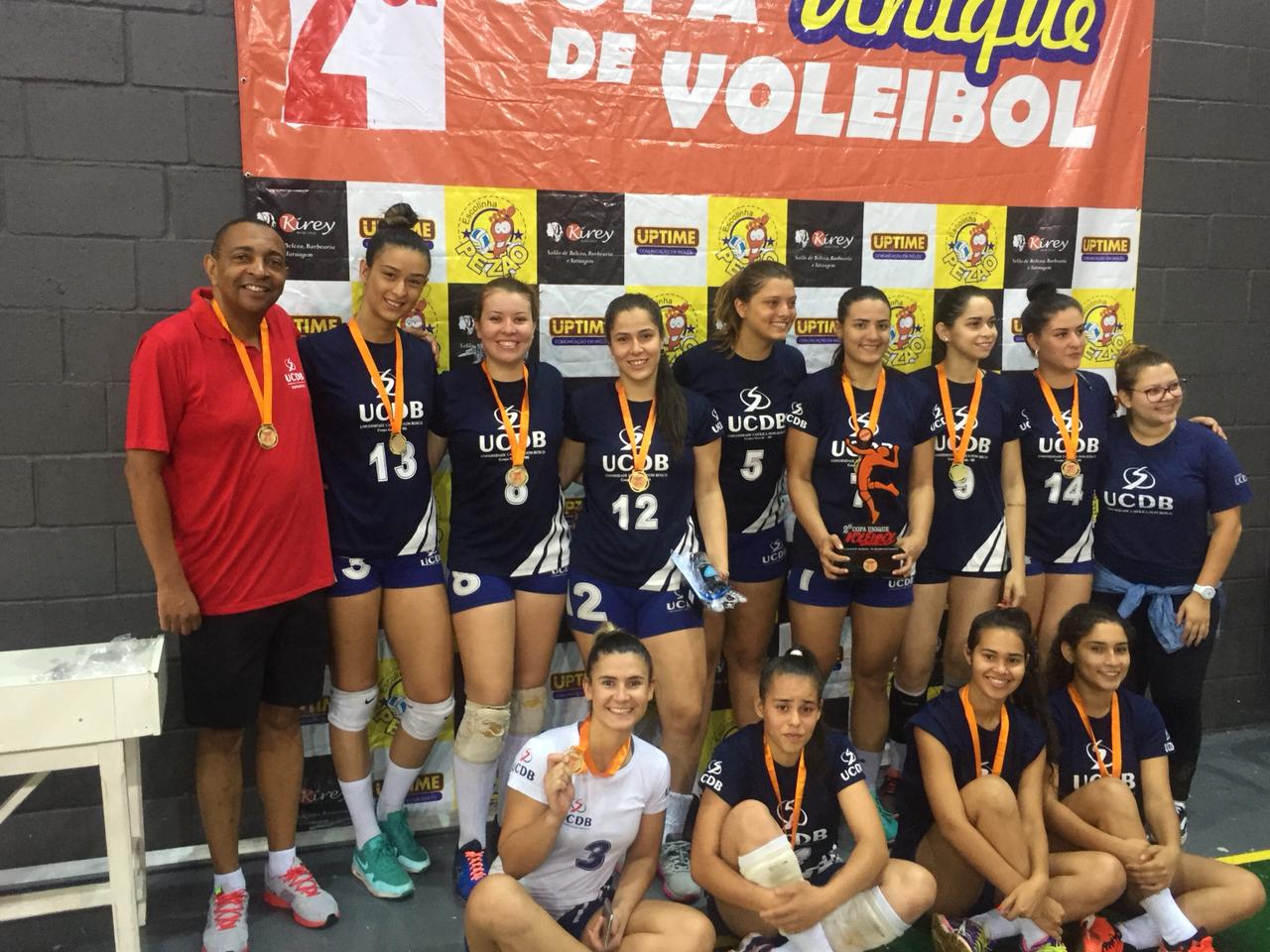 Equipe feminina de voleibol da UCDB é campeã da 2ª Copa Unique
