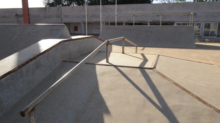 Prefeitura retoma obras da Praça de Esportes do Parque do Sol 