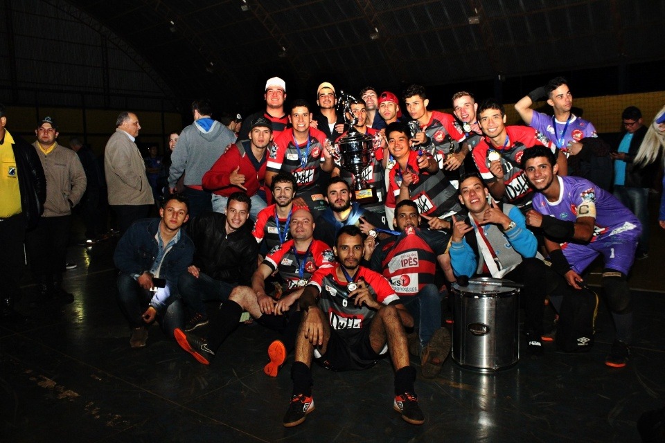 Embrasa Futsal é campeão do Municipal de Douradina