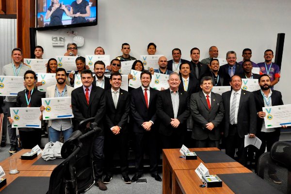 Assembleia homenageia desportistas de MS em sessão solene