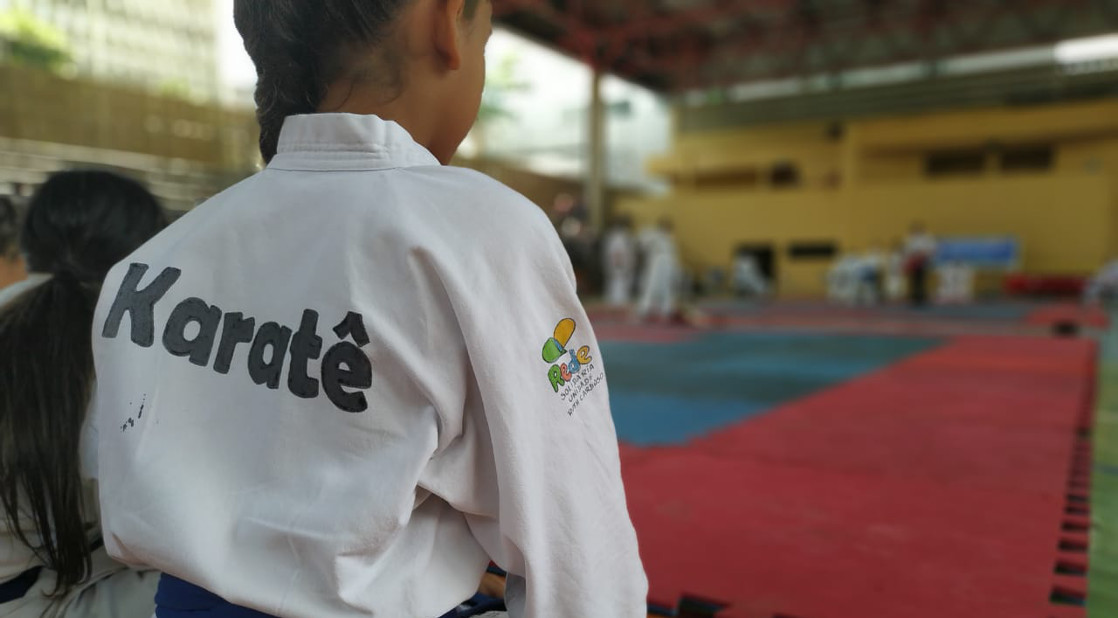 Karatê do Rede Solidária é destaque em competição
