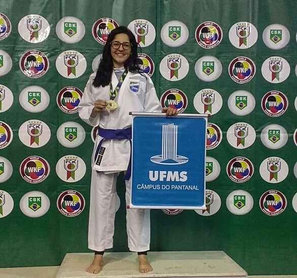 Joyce Alexandrino é prata em etapa do Brasileiro Universitário de Karatê