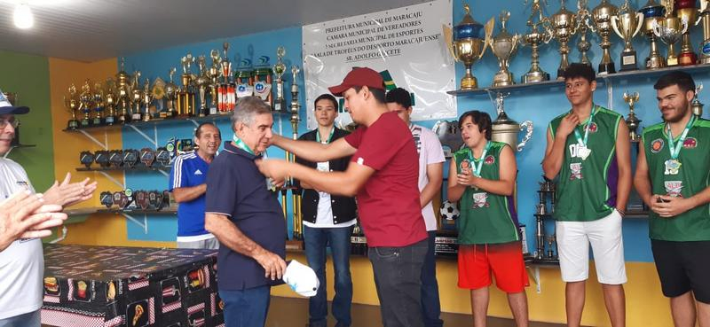 Secretaria de Esportes de Maracaju homenageia Adolfo Garcete