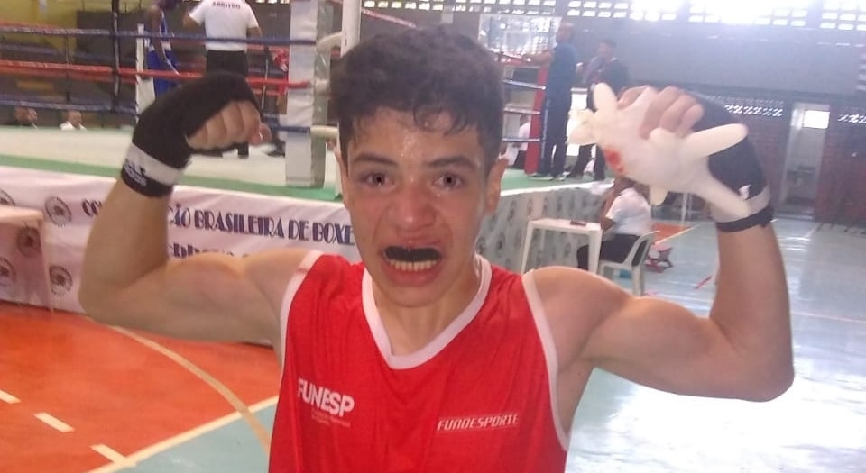 Boxeador de Corumbá fica com o bronze no Brasileiro Cadete