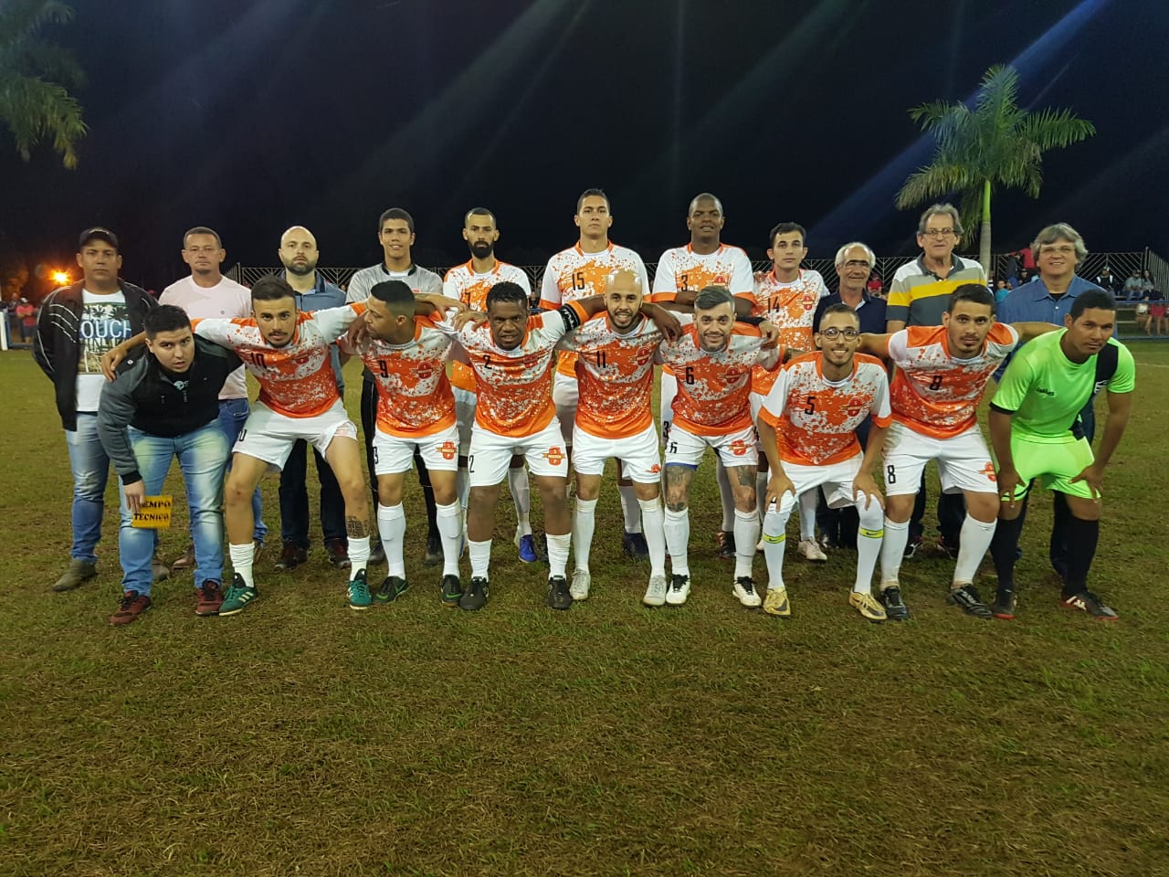 Supermercado Paulicéia levanta a taça do Society de Férias de Brasilândia