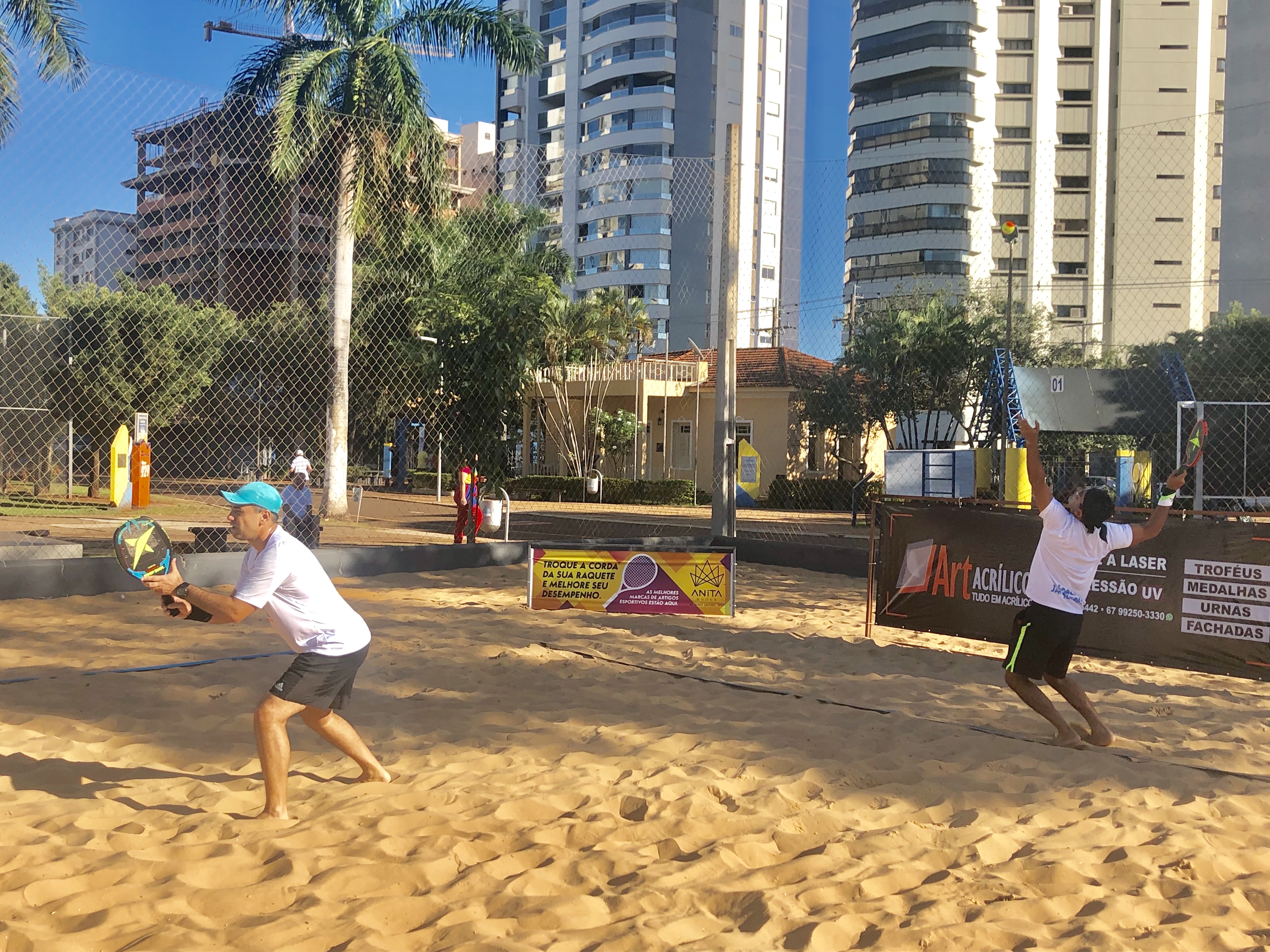 Torneio envolve tênis e beach tennis em comemoração a Campo Grande