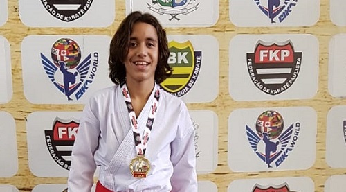 Enzo conquista ouro e prata na 3ª Copa Mendonça de Karatê