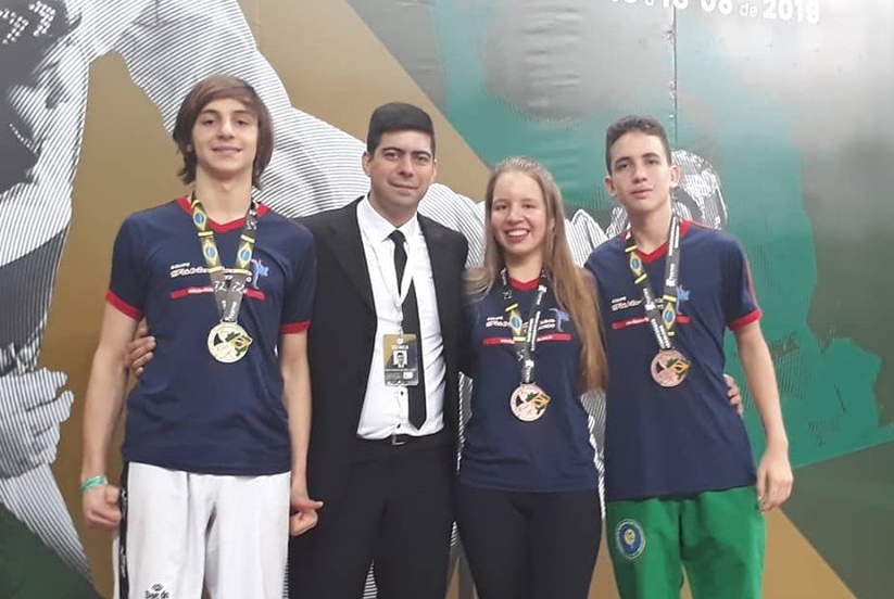MS sobe ao pódio três vezes no 2º dia do Supercampeonato Brasileiro de Taekwondo