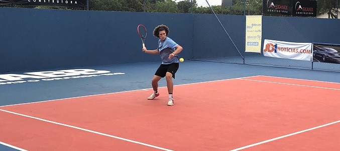 Tenistas profissionais hoje em quadra pelo Open Skanix