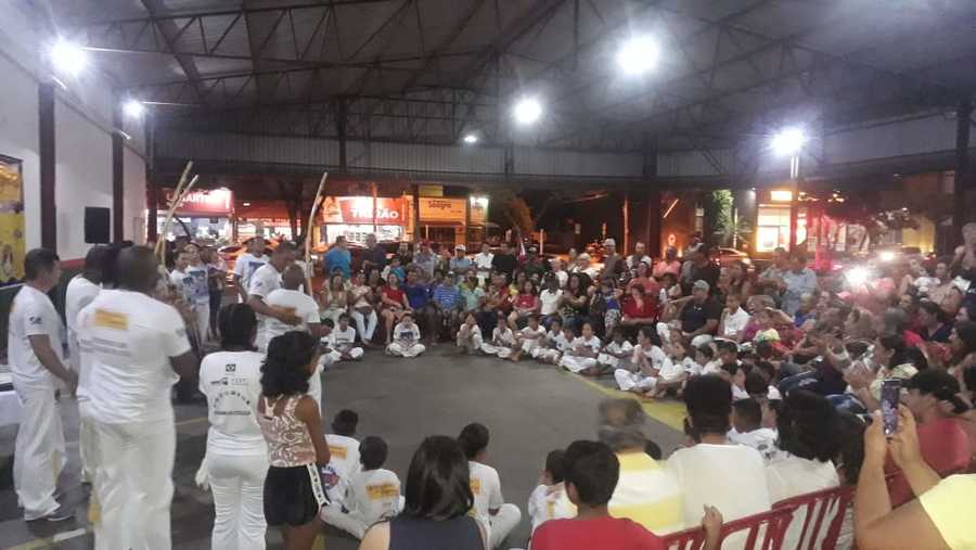 Sábado teve grupo de Capoeira Filhos de Jamaica
