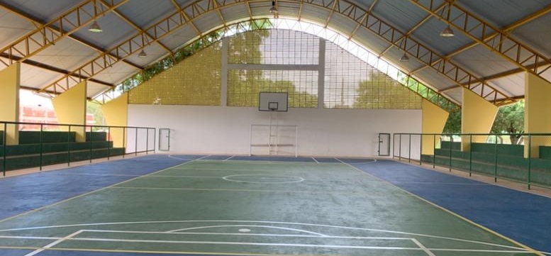 Escola de Bonito tem quadra esportiva concluída, após seis anos