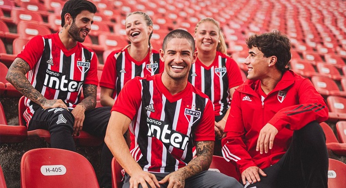 São Paulo divulga nova camisa 2 em live com ídolos