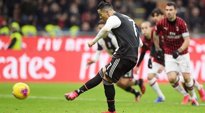 Futebol italiano retorna hoje com clássico entre Milan e Juventus
