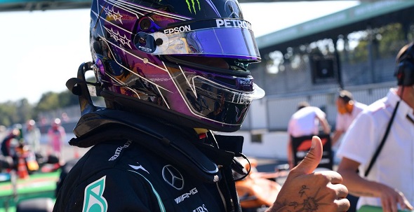 Hamilton é pole em Monza com volta mais rápida da história 